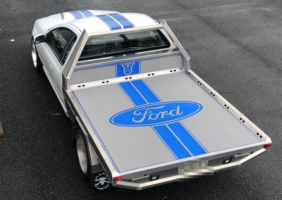 Ford Ute / Light Grey on Blue