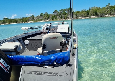 Stacer Outlaw 489 / Steel Grey on Black