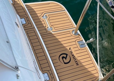 Riviera M290 / Teak on Black